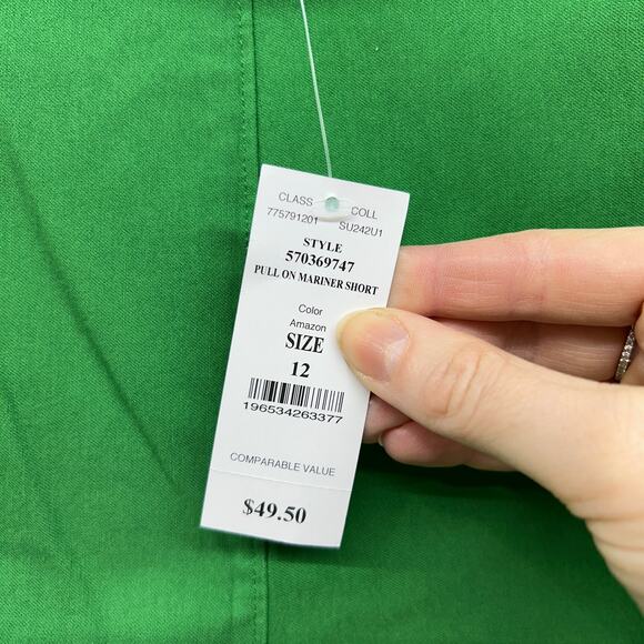 NEW White House Black Market Pull On Mariner Short 12 Green Buttons - Picture 3 of 3